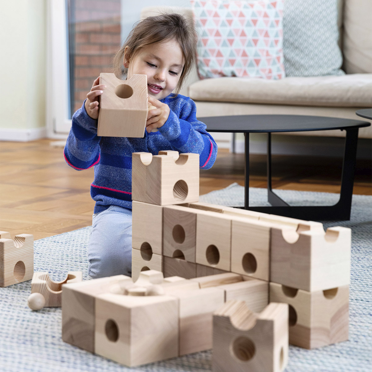 Kid having great fun with CUBORO XL